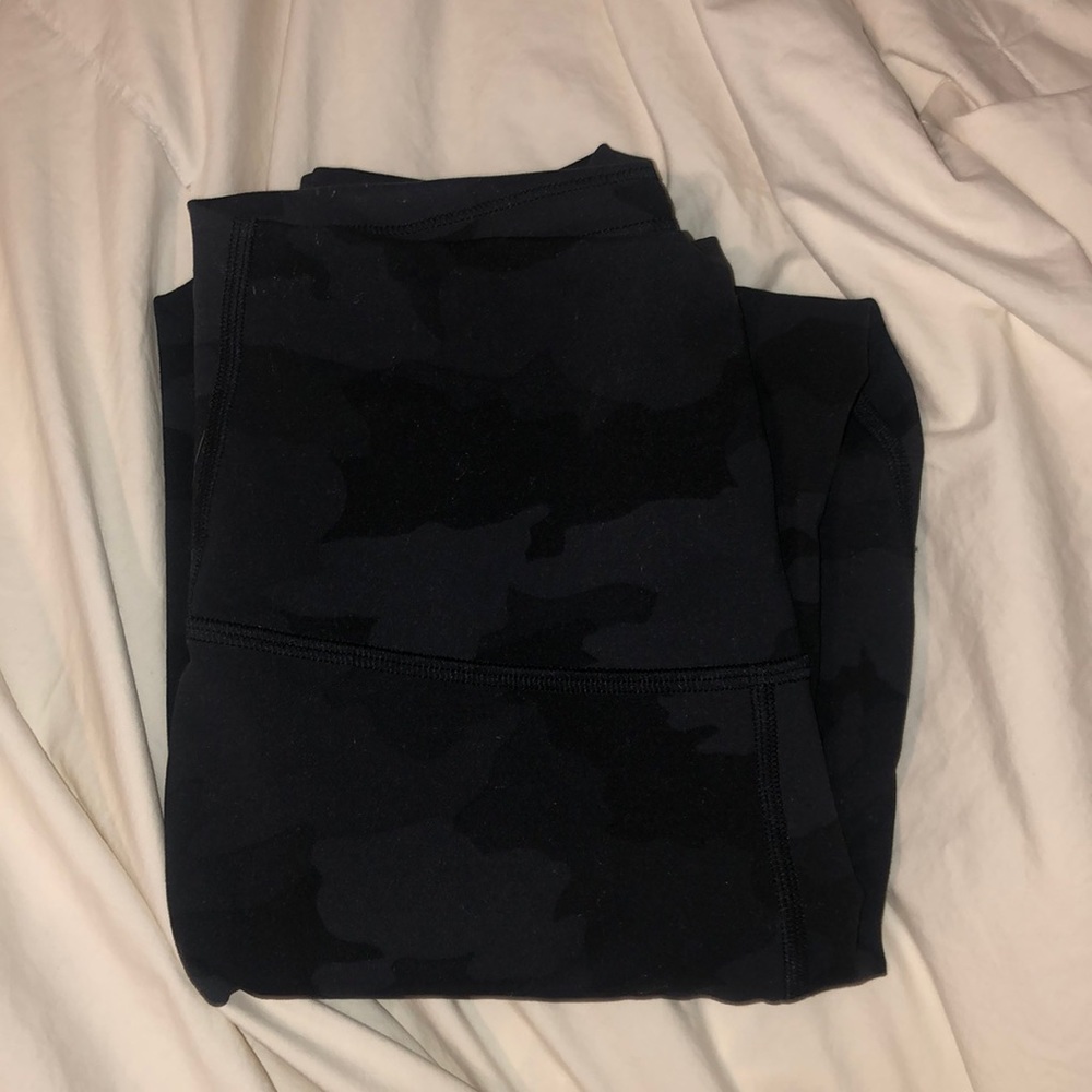 Lululemon size 4 wunder under leggings!!
